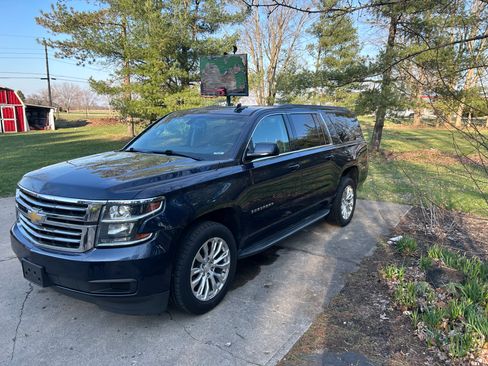 Used 2018 Chevrolet Suburban LS image 8