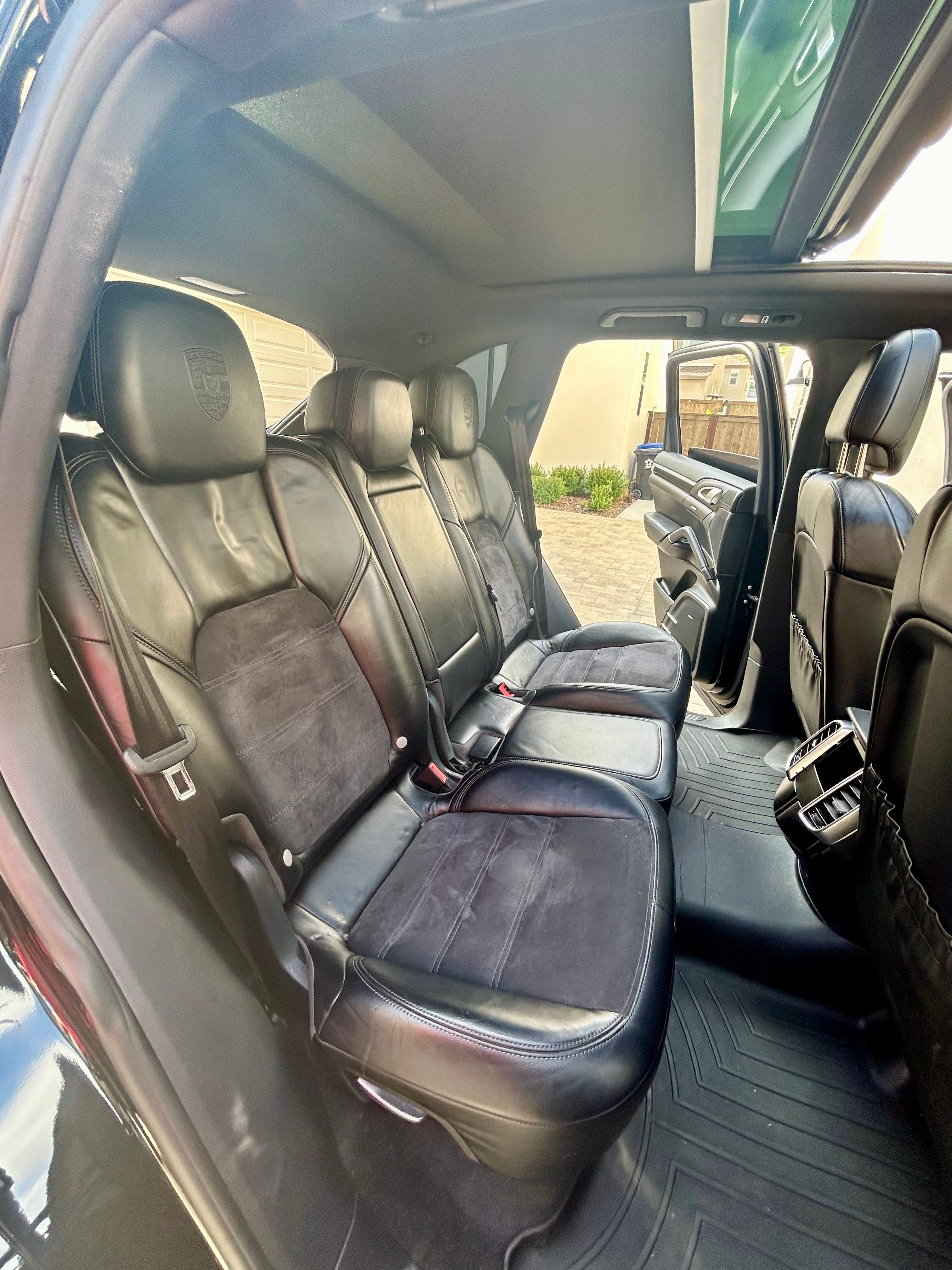Used 2017 Porsche Cayenne Platinum Edition AWD/4WD image 20