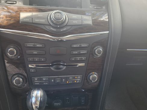 Used 2018 Nissan Armada SL w/ Premium Package image 2