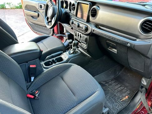 Used 2021 Jeep Wrangler Sport image 18