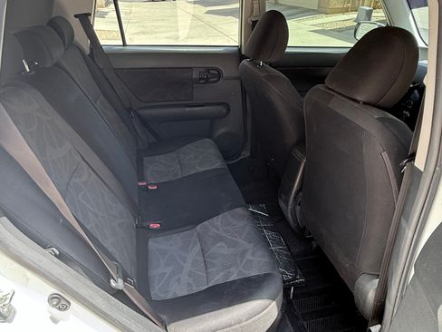Used 2015 Scion xB FWD image 9