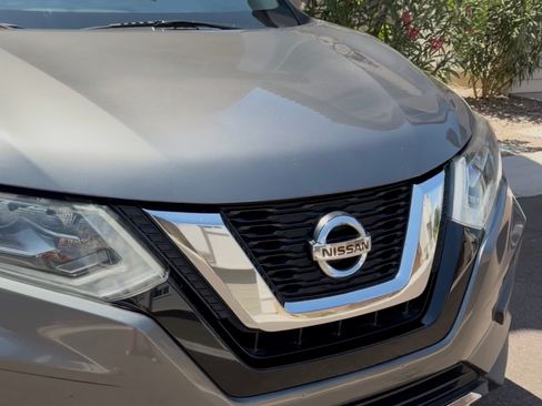 Used 2017 Nissan Rogue SL FWD image 10