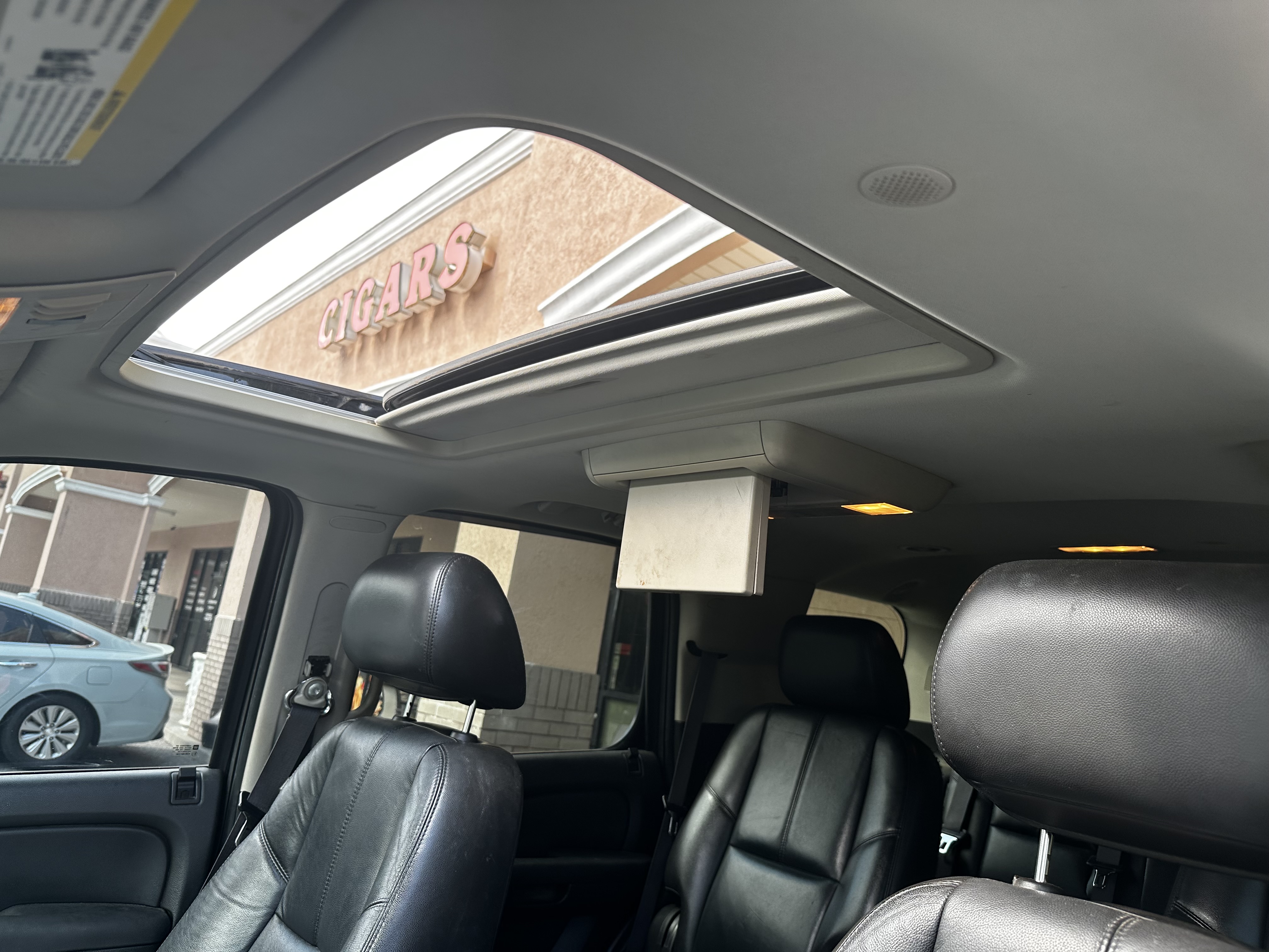 Used 2011 Chevrolet Tahoe LT RWD image 14