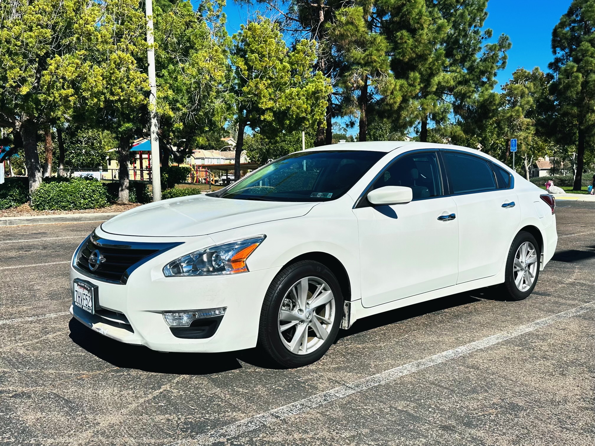 Used 2014 Nissan Altima 2.5 SV FWD image 4