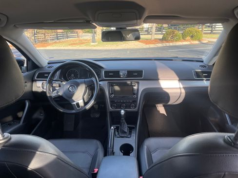 Used 2015 Volkswagen Passat 1.8T Limited Edition image 17