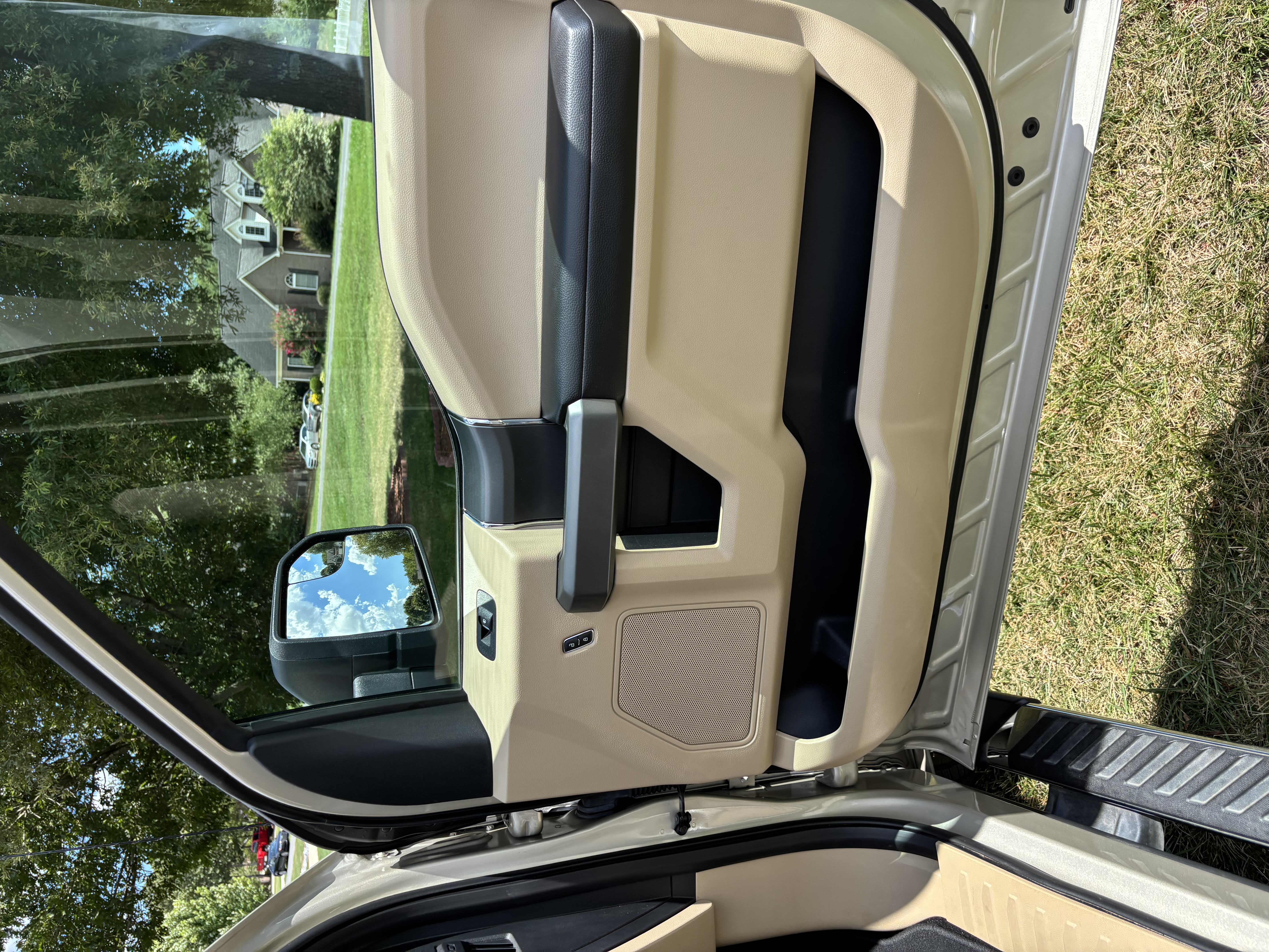 Used 2018 Ford F150 XLT w/ Equipment Group 302A Luxury AWD/4WD image 16