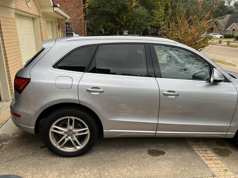 Used 2017 Audi Q5 2.0T Premium Plus w/ Technology Package image 9