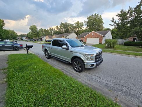 Used 2015 Ford F150 Lariat w/ Equipment Group 502A Luxury image 6