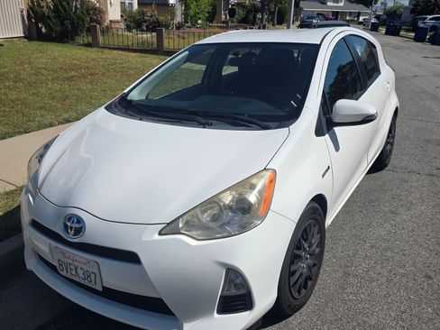Used 2013 Toyota Prius C Two image 1
