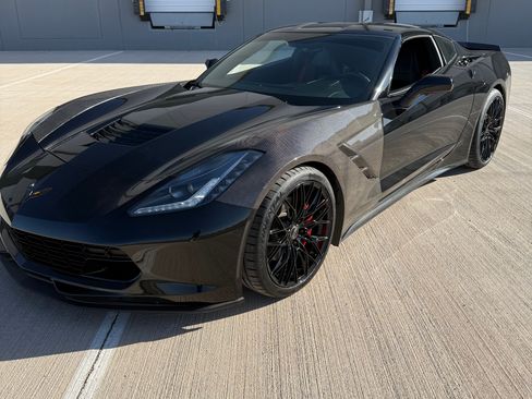 Used 2019 Chevrolet Corvette Stingray Coupe w/ Carbon Flash Badge Package image 2