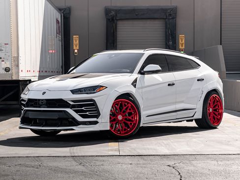 Used 2020 Lamborghini Urus image 1