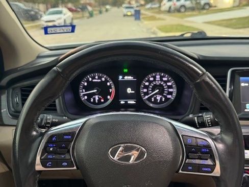 Used 2018 Hyundai Sonata Limited w/ Cargo Package image 4