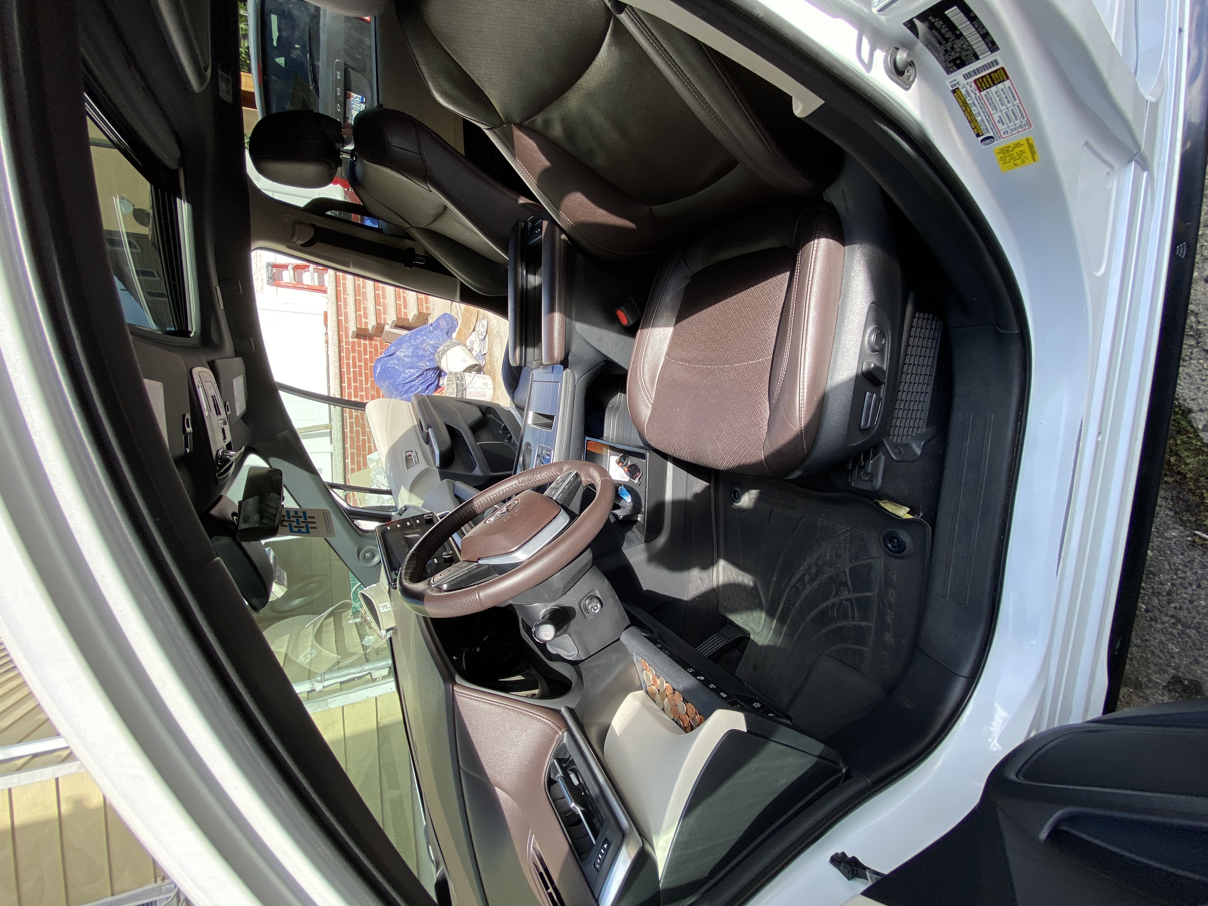 Used 2022 Toyota Sienna Platinum AWD/4WD image 11