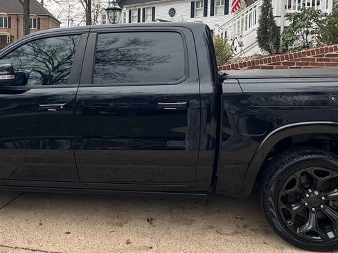 Used 2022 RAM 1500 Limited image 1