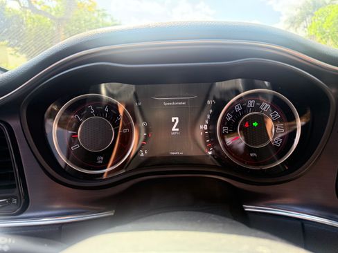 Used 2015 Dodge Challenger SXT image 13