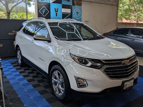 Used 2020 Chevrolet Equinox Premier AWD/4WD image 1