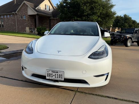 Used 2025 Tesla Model Y Performance AWD/4WD image 6