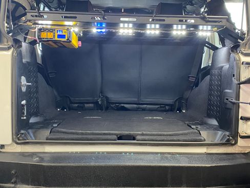 Used 2015 Jeep Wrangler Unlimited Rubicon w/ Connectivity Group image 4