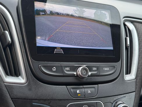 Used 2020 Chevrolet Malibu LS image 13