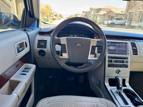 Used 2011 Ford Flex Limited FWD image 9