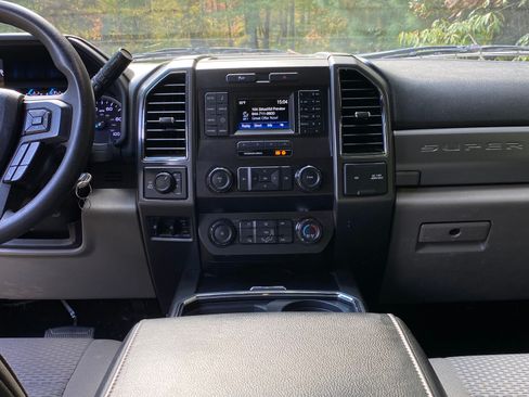 Used 2019 Ford F250 XLT w/ XLT Value Package image 11