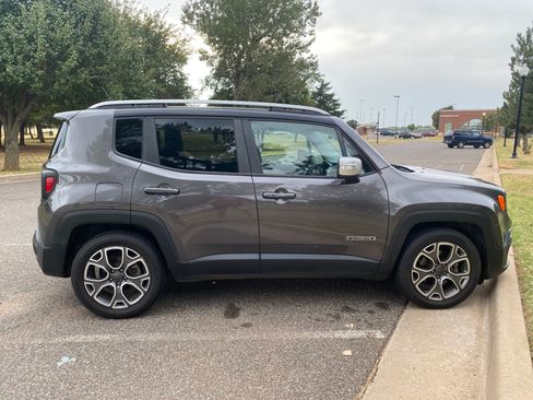 Used 2017 Jeep Renegade Limited image 8