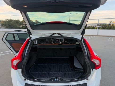 Used 2015 Volvo V60 T5 Premier image 9
