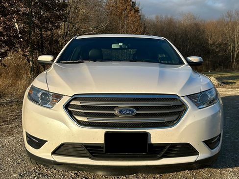 Used 2016 Ford Taurus SEL w/ Equipment Group 201A image 5