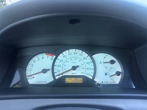 Used 2004 Toyota Corolla LE FWD image 15