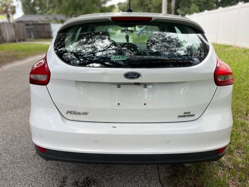 Used 2015 Ford Focus SE w/ Equipment Group 201A FWD image 2