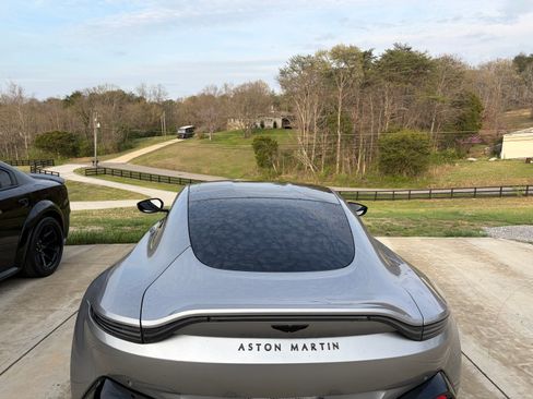 Used 2022 Aston Martin V8 Vantage Coupe image 5