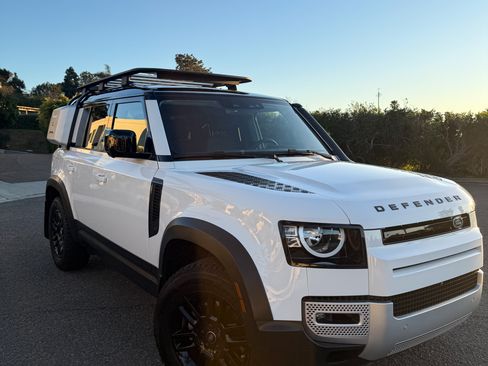 Used 2023 Land Rover Defender 110 S image 11