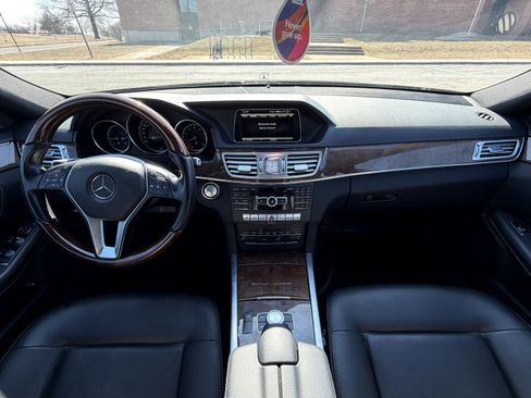 Used 2014 Mercedes-Benz E 350 E 350 4MATIC Sedan 4D image 13
