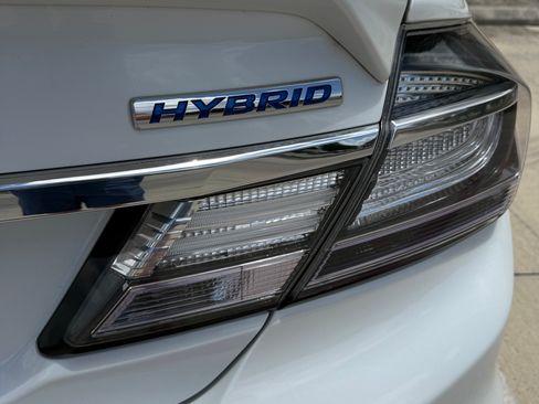 Used 2014 Honda Civic Hybrid Sedan image 21