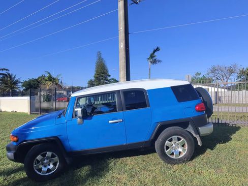 Used 2007 Toyota FJ Cruiser 2WD image 4