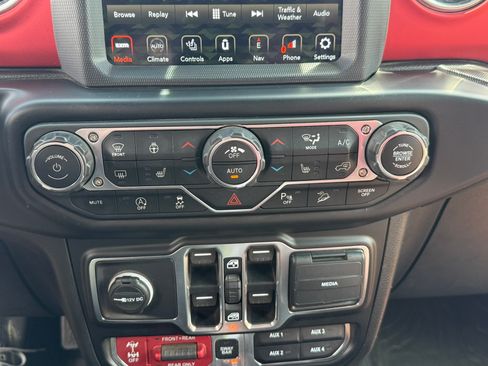 Used 2020 Jeep Wrangler Unlimited Rubicon w/ Dual Top Group AWD/4WD image 20