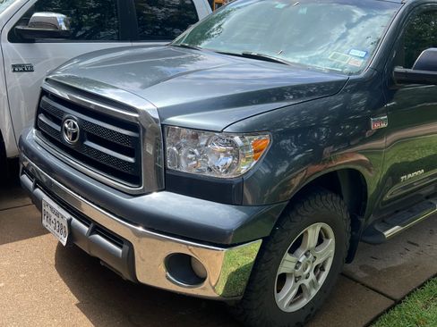 Used 2010 Toyota Tundra SR5 image 2