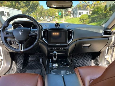 Used 2017 Maserati Ghibli image 8