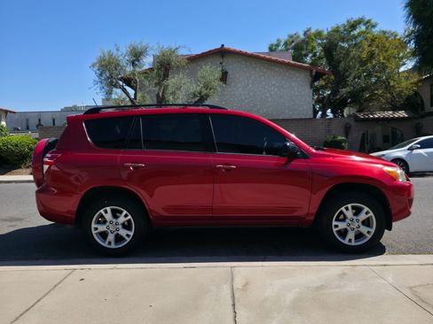 Used 2012 Toyota RAV4 FWD V6 w/ Upgrade Value Pkg image 8