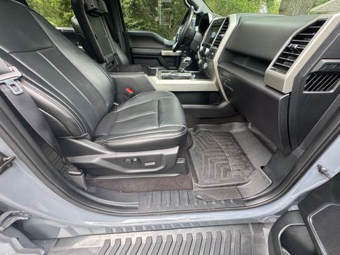 Used 2019 Ford F150 Lariat w/ Equipment Group 502A Luxury AWD/4WD image 12