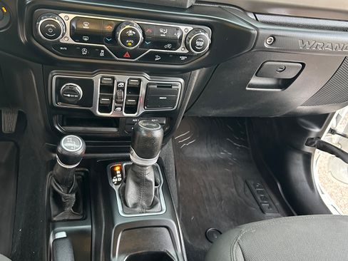 Used 2020 Jeep Wrangler Unlimited Sport S image 11