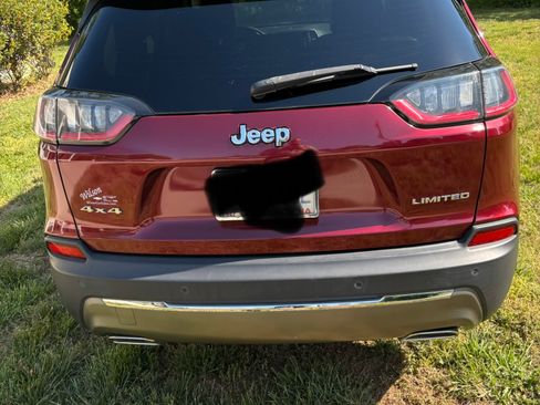 Used 2020 Jeep Cherokee Limited image 11