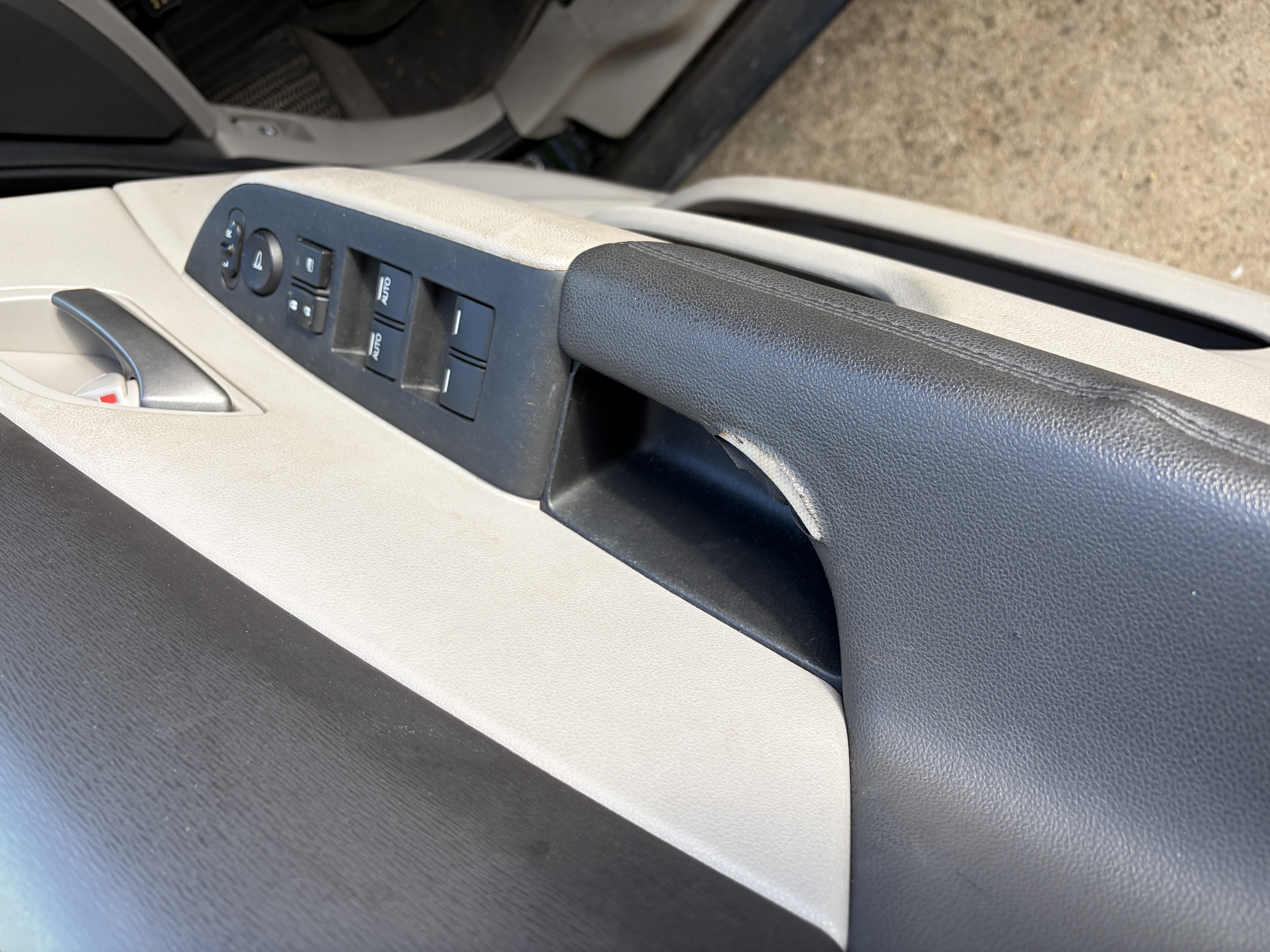 Used 2011 Honda Odyssey EX image 10