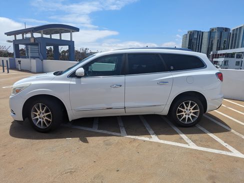 Used 2016 Buick Enclave Leather image 2