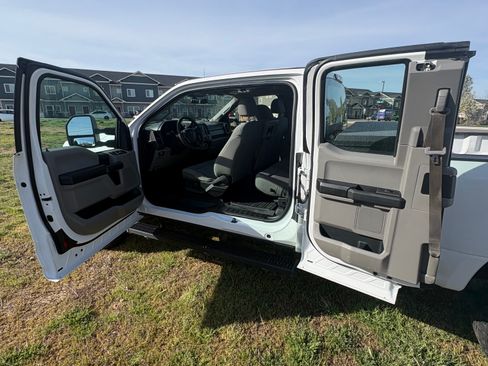 Used 2019 Ford F250 XL w/ XL Value Package image 4