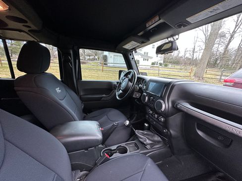 Used 2017 Jeep Wrangler Unlimited Sport w/ Quick Order Package 23S AWD/4WD image 8
