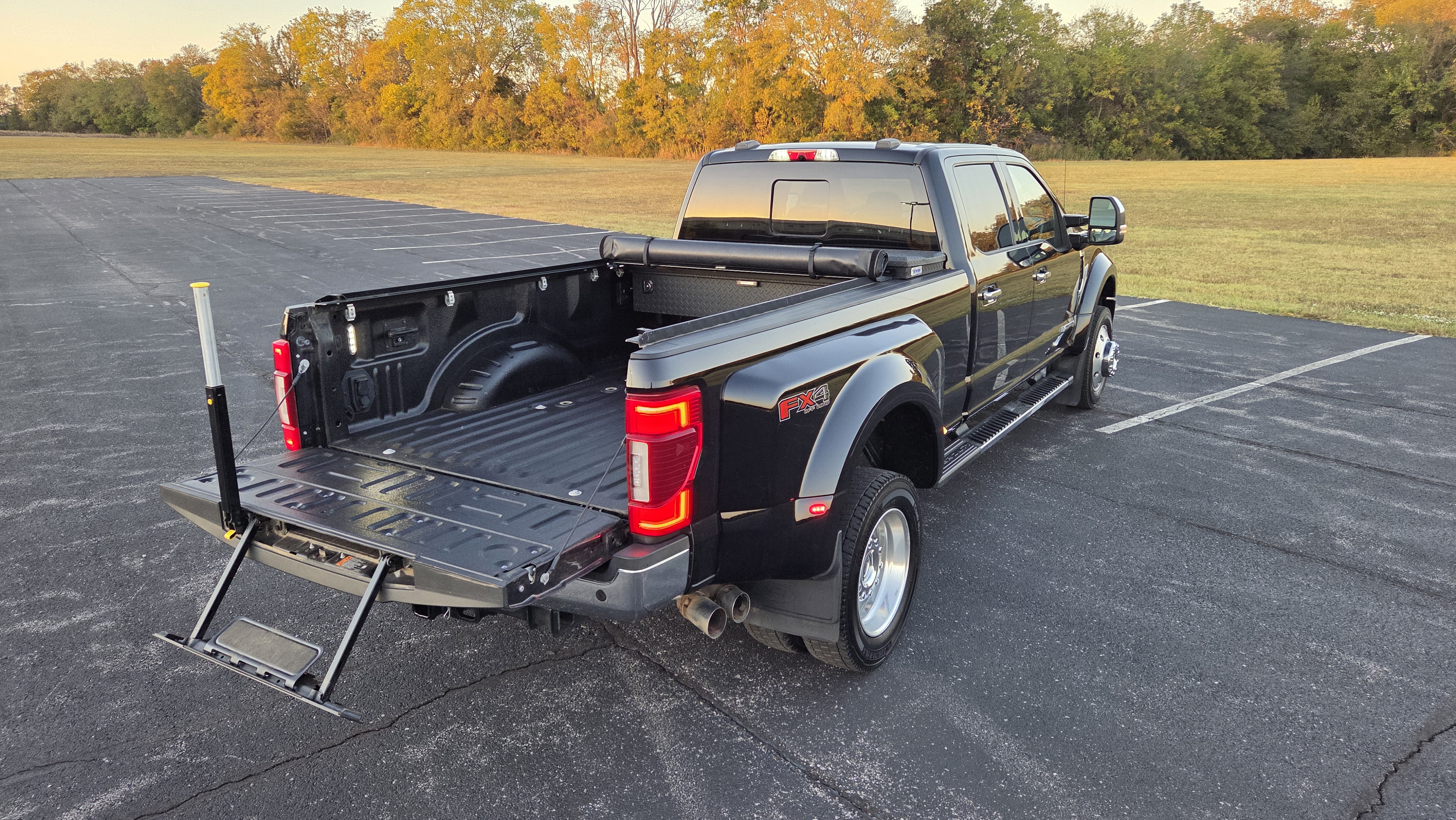 Used 2021 Ford F450 Lariat w/ Lariat Ultimate Package AWD/4WD image 27