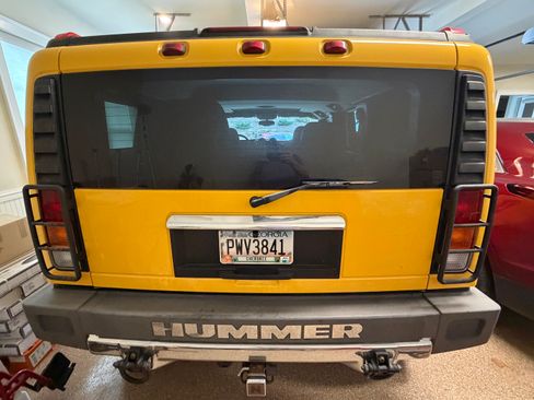 Used 2003 HUMMER H2 w/ Preferred Equipment Group image 30