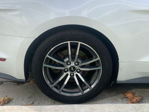 Used 2016 Ford Mustang Premium image 13