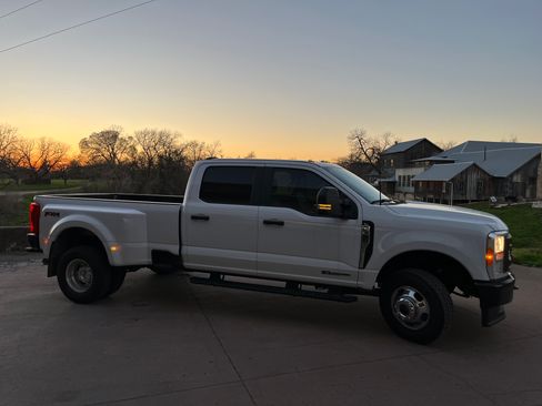 Used 2023 Ford F350 XL w/ FX4 Off-Road Package image 1